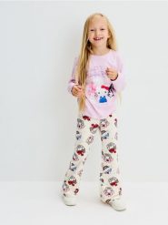 Bawełniana koszulka z nadrukiem Hello Kitty and Friends - fioletowy. Fioletowe koszulki dziewczęce Sinsay, l, bez wzorów, z bawełny, bez ramiączek. Za 17.99 zł.