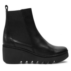 Botki Fly London. Czarne botki damskie Fly London, bez obcasa, na koturnie, bez zapięcia. Za 589.99 zł.