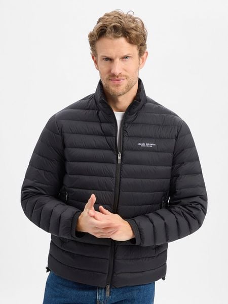 Armani Exchange Pikowana kurtka Mężczyźni Sztuczne włókno czarny, S. Czarne kurtki męskie Armani Exchange, m, bez wzorów, z puchu, eleganckie, bez kaptura. Za 549.95 zł.