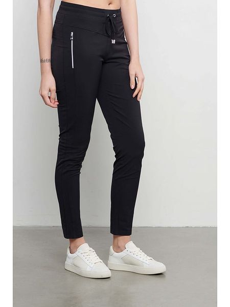 &Co Woman Spodnie "Pippa" w kolorze czarnym rozmiar: S. Czarne spodnie materiałowe damskie &Co Woman, bez wzorów, z materiału. Za 164.45 zł.