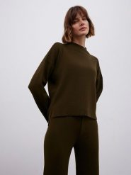 BGN Sweter w kolorze khaki rozmiar: 40. Brązowe golfy damskie BGN, z wełny, bez kołnierzyka. Za 156.98 zł.