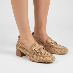 Półbuty damskie Hispanitas, ze skóry naturalnej ażurowa cholewka klasyczny fason mokasynów stabilny niski obcas, brązowe, RHV264828 Marrakech-V26 Des. Brązowe półbuty damskie Hispanitas, w ażurowe wzory, ze skóry, klasyczne, bez obcasa, na obcasie. Za 589.00 zł.