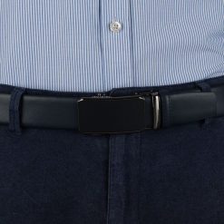 Pasek męski skórzany 3,5 cm klamra automatyczna Beltimore granatowy 02-600 : Kolory - granatowy, Rozmiar pasków - r.115-130 cm. Niebieskie paski męskie bez wzorów, ze skóry, wizytowe. Za 64.99 zł.