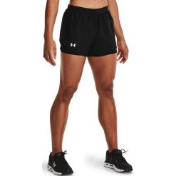 Spodenki do biegania damskie Under Armour Fly By 2.0 2N1. Czarne szorty damskie Under Armour, bez wzorów, sportowe. Za 99.99 zł.