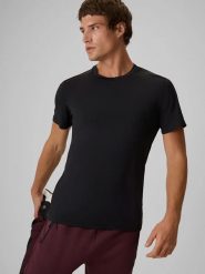 4F Koszulka sportowa w kolorze czarnym rozmiar: XL. Czarne t-shirty sportowe męskie 4f, xl, z materiału, bez ramiączek, outdoorowe. Za 104.95 zł.
