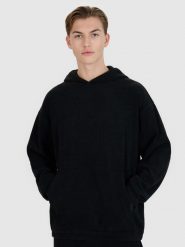4F Bluza dresowa nierozpinana z kapturem męska - czarna XL. Czarne bluzy sportowe męskie 4f, bez wzorów, z dresówki, klasyczne, bez kołnierzyka, bez ramiączek. W wyprzedaży za 79.99 zł.