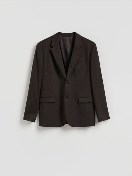 Marynarka slim fit z wełną - brązowy. Brązowe marynarki męskie Reserved, bez wzorów, z tkaniny. W wyprzedaży za 179.99 zł.