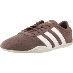 Buty ADIDAS GRAND COURT LO Brązowy. Brązowe obuwie trekkingowe damskie Adidas. Za 326.20 zł.