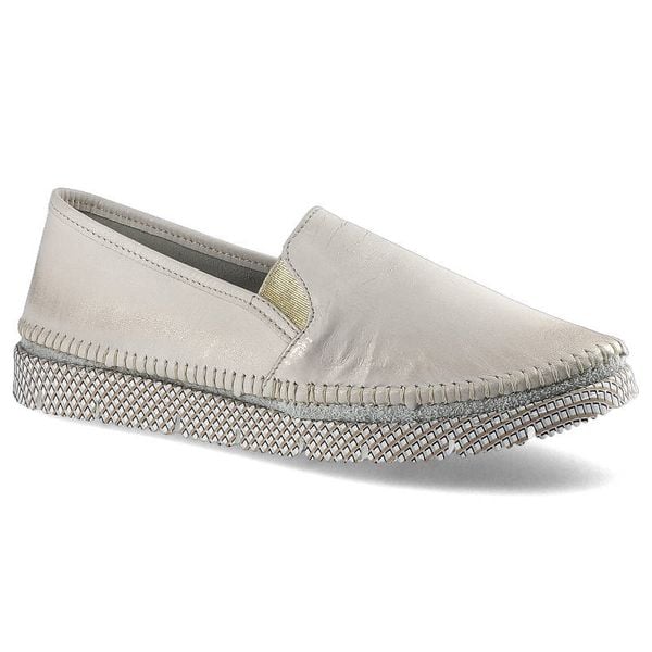 Półbuty damskie Maciejka, lekkie wsuwane półbuty ze skóry naturalnej i na płaskiej podeszwie, złote, 03512-25-00-0. Żółte półbuty damskie Maciejka, bez wzorów, ze skóry, eleganckie, bez obcasa, na płaskiej podeszwie. Za 339.00 zł.