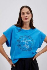 Bawełniany t-shirt z nadrukiem lazurowy. Niebieskie t-shirty damskie MOODO, s, bez wzorów, z bawełny, bez kołnierzyka. W wyprzedaży za 33.99 zł.