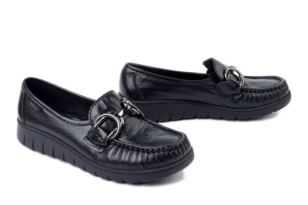 SOLO 068W czarny nova.pl, półbuty damskie. Czarne półbuty damskie Solo, bez wzorów, ze skóry, bez obcasa. Za 264.90 zł.