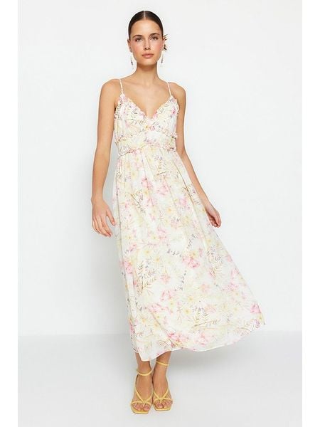 Trendyol Sukienka w kolorze kremowo-jasnoróżowym rozmiar: 34. Brązowe sukienki damskie Trendyol, bez wzorów, bez kołnierzyka, bez ramiączek, maxi. Za 82.64 zł.