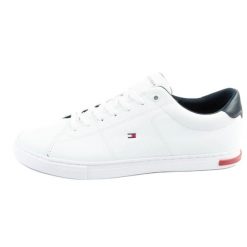 Buty Tommy Hilfiger Essential M FM0FM04047YBR białe. Białe buty sportowe na co dzień męskie z gumy, bez zapięcia. Za 692.27 zł.