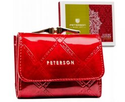 Portfel skórzany Peterson PTN 55287-PLT czerwony. Czerwone portfele damskie Peterson, bez wzorów, z lakierowanej skóry. Za 65.99 zł.