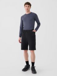 4F Spodenki casual męskie - czarne S. Czarne szorty męskie 4f, z dresówki, bez kołnierzyka. W wyprzedaży za 79.99 zł.