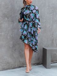 Milan Kiss Sukienka w kolorze czarno-lawendowo-turkusowym rozmiar: S. Czarne sukienki damskie Milan Kiss, s, bez wzorów, z asymetrycznym kołnierzem, bez ramiączek, midi, asymetryczne. Za 130.99 zł.