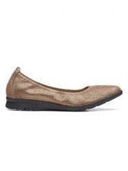 Clarks Skórzane baleriny w kolorze jasnobrązowym rozmiar: 40. Brązowe baleriny damskie Clarks, bez wzorów, bez obcasa. Za 135.95 zł.