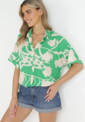 Zielona Bluzka z Krótkimi Rękawami w Kwiaty Selenes. Zielone bluzki damskie Born2be, xl, bez wzorów, z tkaniny, bez kołnierzyka, bez ramiączek. Za 39.99 zł.