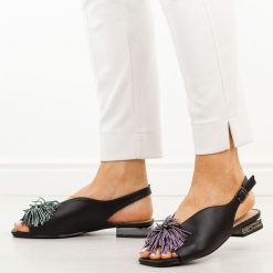 Czarne sandały damskie na obcasie Potocki 43336. Czarne sandały damskie POTOCKI, z aplikacjami, ze skóry, bez obcasa, na obcasie. Za 169.00 zł.