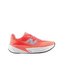 Buty biegowe New Balance FuelCell Rebel v5 Różowy. Czerwone obuwie do biegania damskie New Balance. Za 812.75 zł.