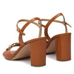 Sandały HÖGL. Brązowe sandały damskie HÖGL, bez wzorów, bez obcasa, na słupku. Za 799.99 zł.