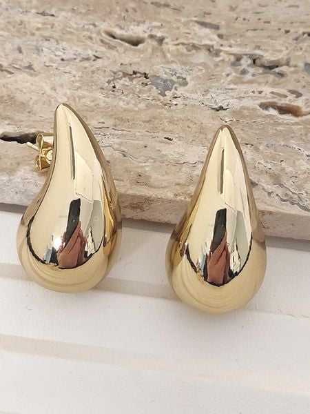 Nakkash Pozłacane kolczyki-wkrętki rozmiar: onesize. Żółte kolczyki damskie Nakkash, pozłacane. Za 113.36 zł.