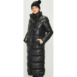 Calvin Klein Jeans - Kurtka puchowa. Czarne kurtki damskie Calvin Klein Jeans, m, bez wzorów, z jeansu, bez kaptura. W wyprzedaży za 999.90 zł.