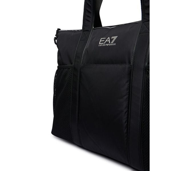 Torebka EA7 Emporio Armani. Czarne torebki klasyczne damskie EA7 Emporio Armani, bez wzorów, bez dodatków. Za 488.99 zł.