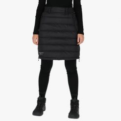 Spódnica turystyczna damska Swedemount Östersund Down Skirt 2.0 wodoodporna. Czarne spódniczki damskie SWEDEMOUNT, bez wzorów, z puchu. Za 329.99 zł.
