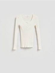Sweter z wiskozy - złamana biel. Swetry klasyczne damskie Reserved, l, z dzianiny, bez kołnierzyka. Za 139.99 zł.