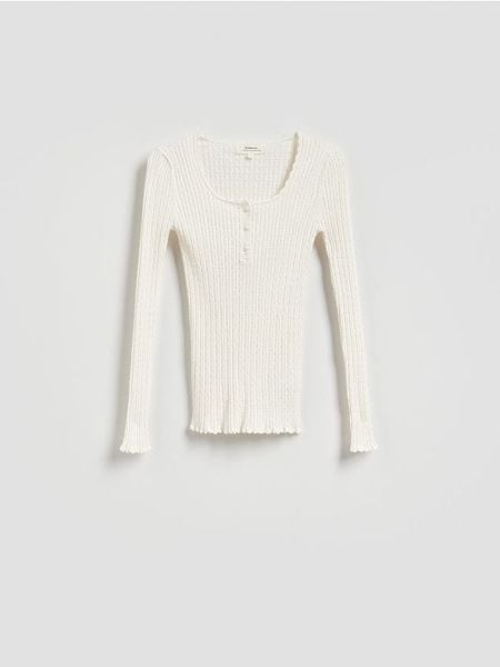 Sweter z wiskozy - złamana biel. Swetry klasyczne damskie Reserved, l, z dzianiny, bez kołnierzyka. Za 139.99 zł.