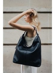 Maison héritage PARIS Skórzana torebka "Tejo" w kolorze czarnym - 40 x 41 cm rozmiar: onesize. Czarne torebki klasyczne damskie maison héritage PARIS, bez wzorów, z materiału, bez dodatków. Za 417.95 zł.