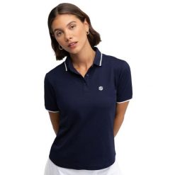 Damska golfowa koszulka polo pique Siroko Valderrama Navy. Niebieskie bluzki damskie SIROKO, bez wzorów, prążkowane, sportowe, bez kołnierzyka, bez ramiączek. Za 135.00 zł.