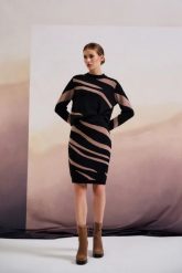 Sweter w zwierzęcy wzór czarny. Czarne swetry klasyczne damskie MOODO, l, z poliamidu, bez kołnierzyka. Za 139.99 zł.