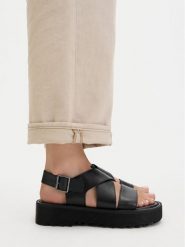 G-Star Raw Sandały CEO-WI16-AVA-01 Czarny. Czarne sandały damskie G-Star, bez wzorów, ze skóry, bez obcasa, na płaskiej podeszwie. Za 155.99 zł.