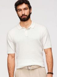 Męska koszulka polo z wiskozą SLIM FIT w pionowy prążek – złamana biel V3 - Rozmiar: L. Koszulki polo męskie Ombre Clothing, l, bez wzorów, z dzianiny, bez ramiączek. Za 209.99 zł.