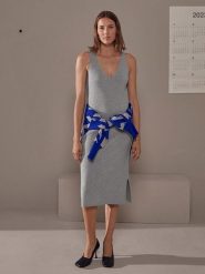 Rodier Sukienka w kolorze szarym rozmiar: XL. Szare sukienki damskie Rodier, na co dzień, xl, bez wzorów, klasyczne, bez kołnierzyka, bez ramiączek, midi, proste. Za 260.99 zł.