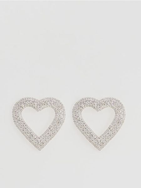 Kolczyki serca - srebrny. Szare kolczyki damskie Reserved, srebrne. Za 59.99 zł.