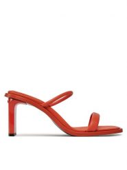 Calvin Klein Klapki Padded Curved Stil Slide 70 HW0HW01992 Czerwony. Czerwone klapki damskie CALVIN KLEIN, bez wzorów, ze skóry, bez obcasa. Za 659.99 zł.