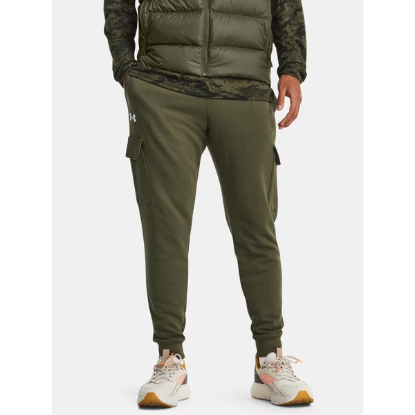 Spodnie męskie Under Armour Rival Fleece Cargo Jogger. Zielone szorty męskie Under Armour, bez wzorów. Za 239.99 zł.