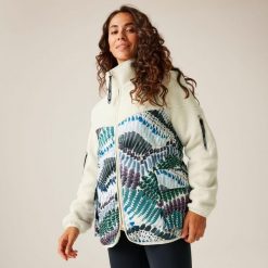 Christian Lacroix Arrigas damska casualowa hybrydowa pikowana kurtka. Białe kurtki damskie Regatta, bez wzorów, z puchu, bez kaptura. W wyprzedaży za 348.40 zł.