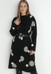 Czarna Sukienka Pudełkowa Sweterkowa Galmi. Czarne sukienki damskie Born2be, m, z aplikacjami, bez kołnierzyka, bez ramiączek, midi. W wyprzedaży za 119.99 zł.