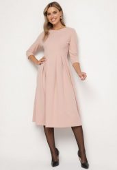Różowa Rozkloszowana Sukienka Ozdobiona Przeszyciami Reamira. Czerwone sukienki damskie Born2be, na co dzień, s, bez wzorów, eleganckie, bez kołnierzyka, bez ramiączek, midi, rozkloszowane. W wyprzedaży za 79.99 zł.