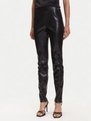 Guess Spodnie z imitacji skóry W4BB18 WGIK0 Brązowy Slim Fit. Brązowe spodnie materiałowe damskie Guess, z aplikacjami, ze skóry. Za 299.99 zł.
