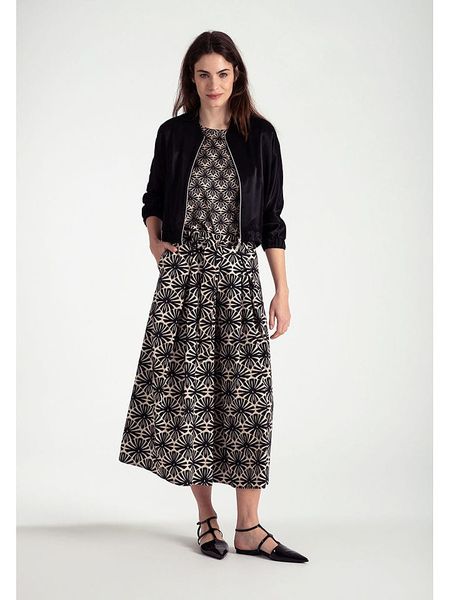 More & More Kurtka w kolorze czarnym rozmiar: 42. Czarne kurtki damskie MORE & MORE, bez wzorów, bez kaptura. Za 126.99 zł.