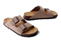 DR. BRINKMANN 600130-08 beige, klapki damskie. Brązowe klapki damskie Dr. Brinkmann, bez wzorów, ze skóry, bez obcasa. Za 227.92 zł.