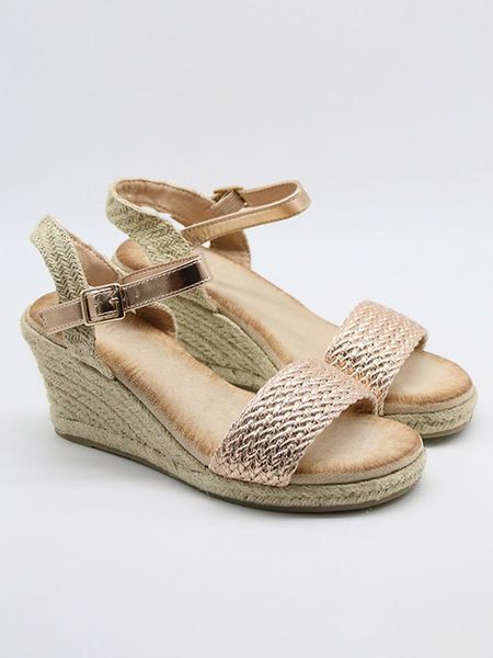 Bellucci Sandały w kolorze jasnoróżowo-złotym na koturnie rozmiar: 41. Różowe sandały damskie Bellucci, bez wzorów, bez obcasa, na koturnie. Za 96.60 zł.