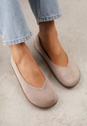 Beżowe Balerinki Barefoot z Wycięciem V przy Nosku Indira. Brązowe baleriny damskie Renee, bez wzorów, bez obcasa. Za 99.99 zł.
