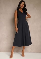 Granatowa Rozkloszowana Sukienka z Dekoltem w Kształcie Litery V Agilia. Niebieskie sukienki damskie Renee, na spacer, na lato, l, bez wzorów, bez kołnierzyka, bez ramiączek, midi, rozkloszowane. Za 139.99 zł.