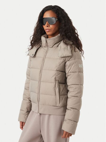 EA7 Emporio Armani Kurtka zimowa 7W001496 AF26297 U6100 Beżowy ciemny Regular Fit. Brązowe kurtki damskie EA7 Emporio Armani, na zimę, s, bez wzorów, z syntetyku, bez kaptura. Za 1,274.00 zł.